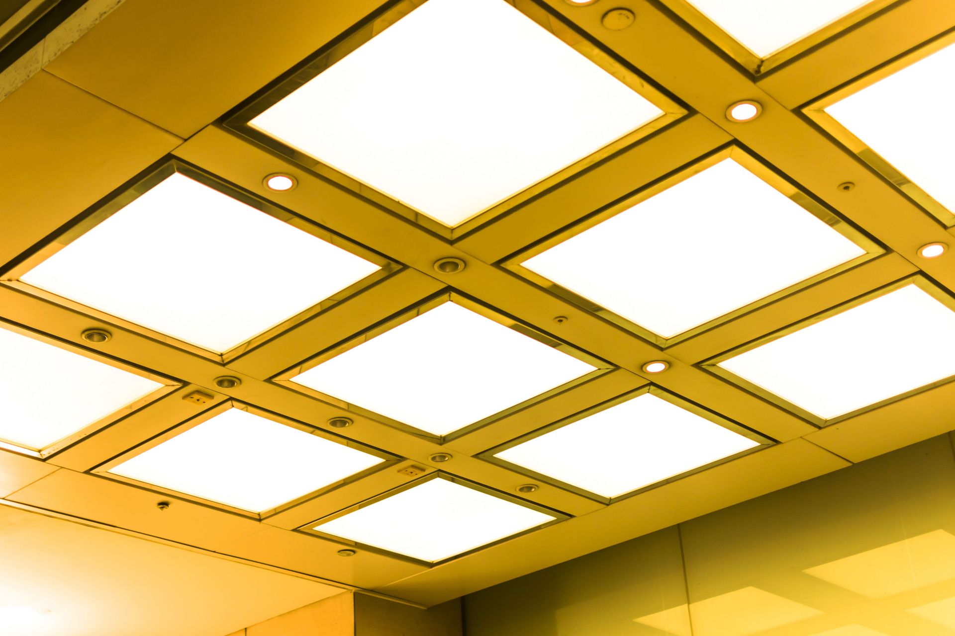 當代照明科技：調光調色平板燈的革命性優勢